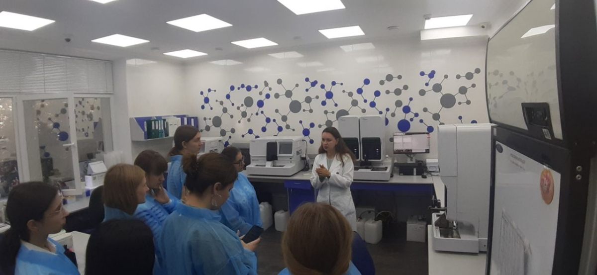 Фото з відвідин лабораторії