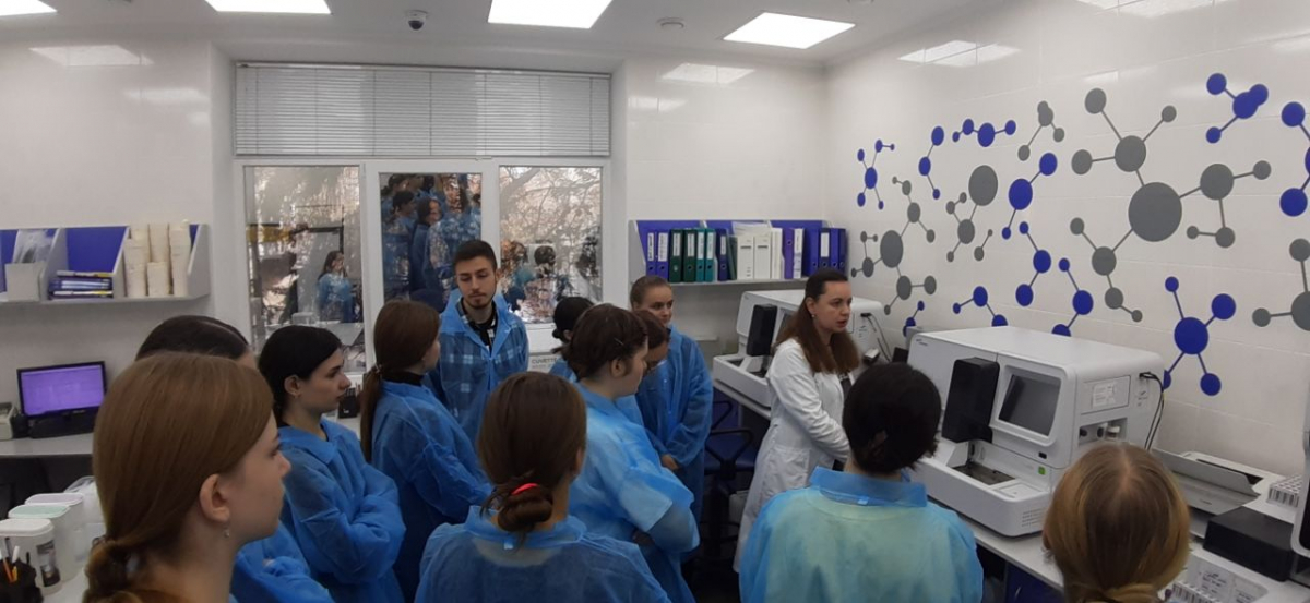 Фото з відвідин лабораторії