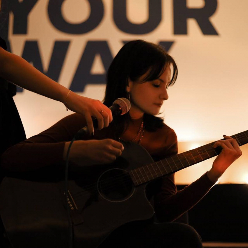 Фото із заходу