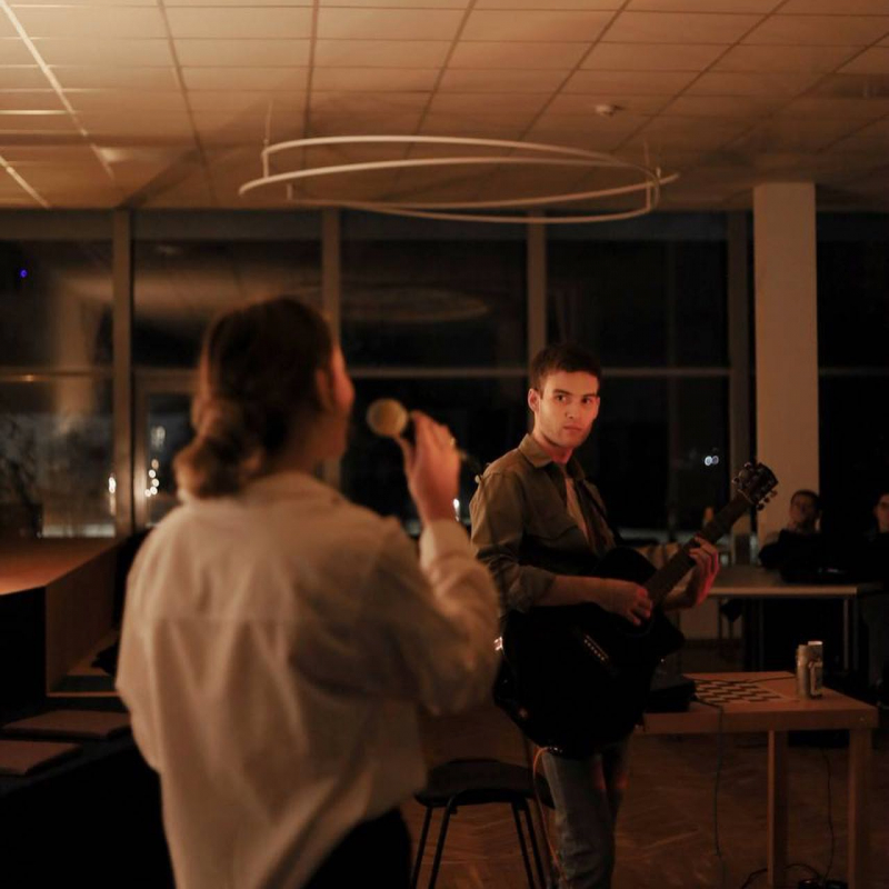 Фото із заходу