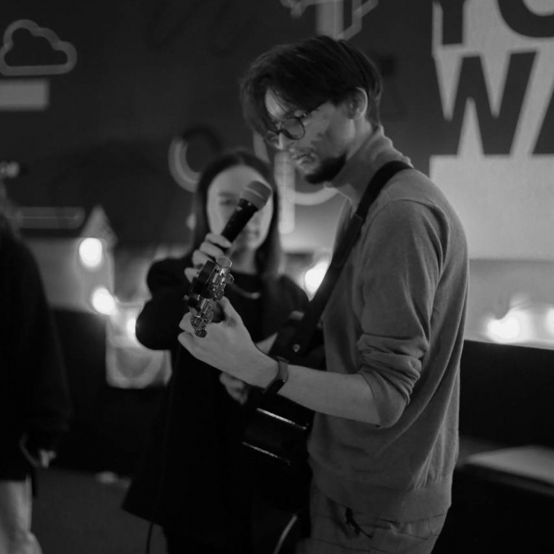 Фото із заходу