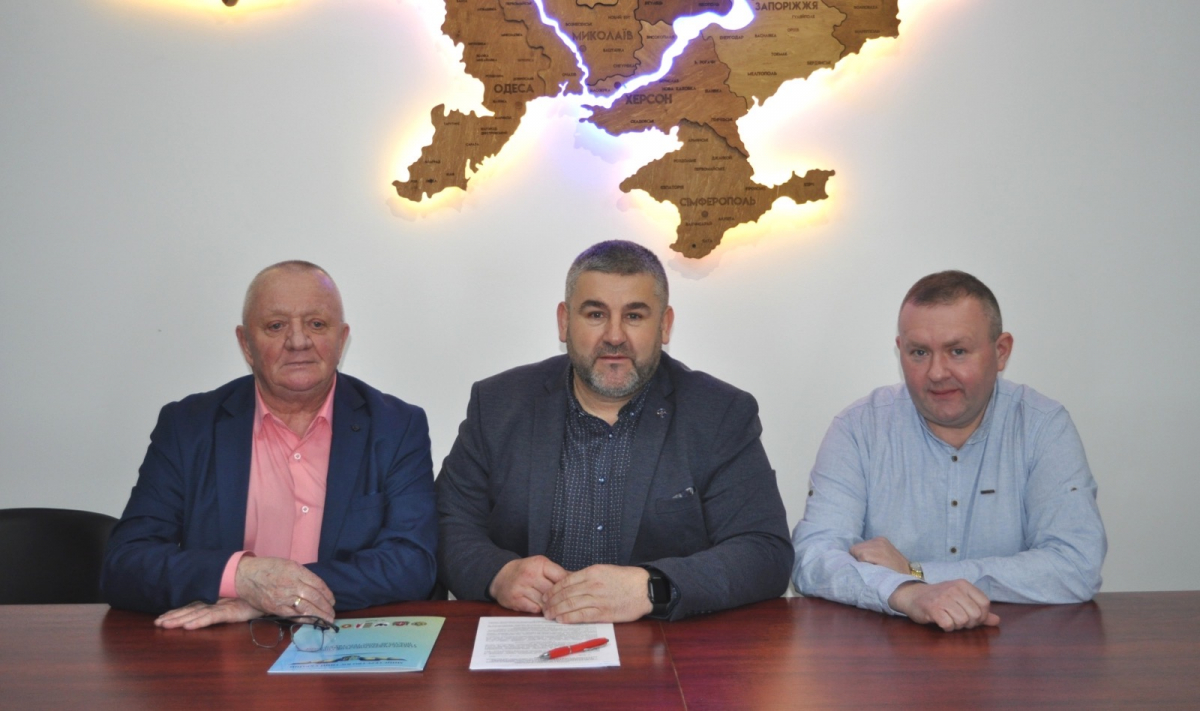 Фото з підписання меморандуму