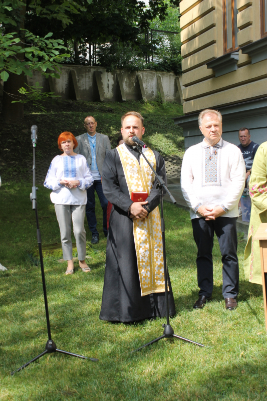 Фото із вручення дипломів