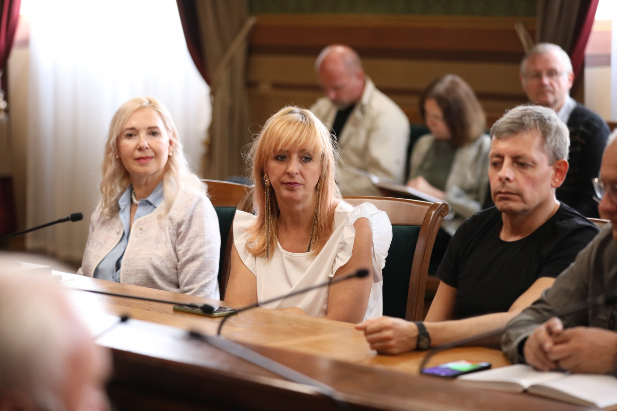 Фото із презентації