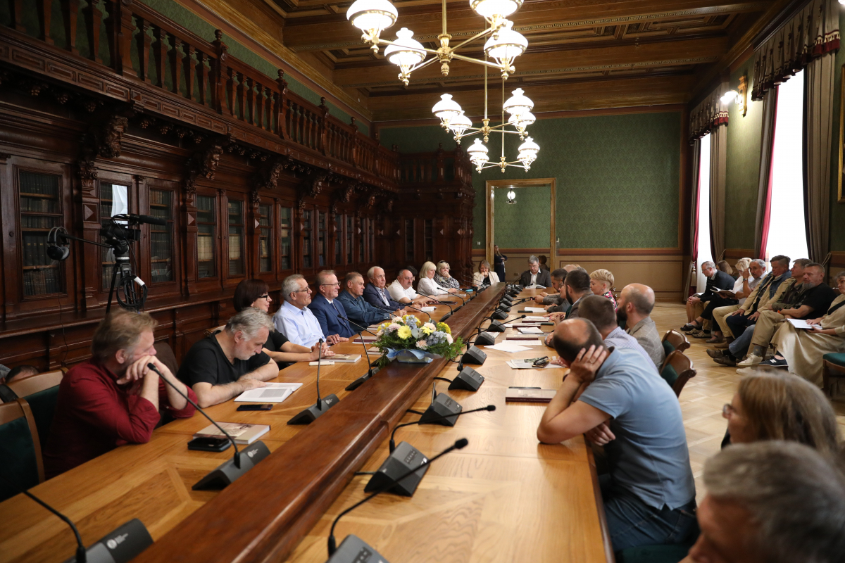 Фото із презентації