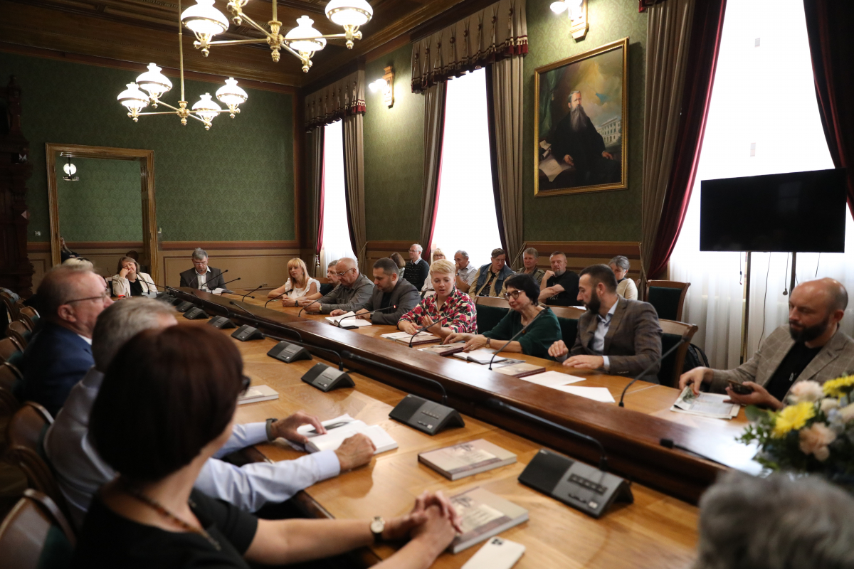 Фото із презентації