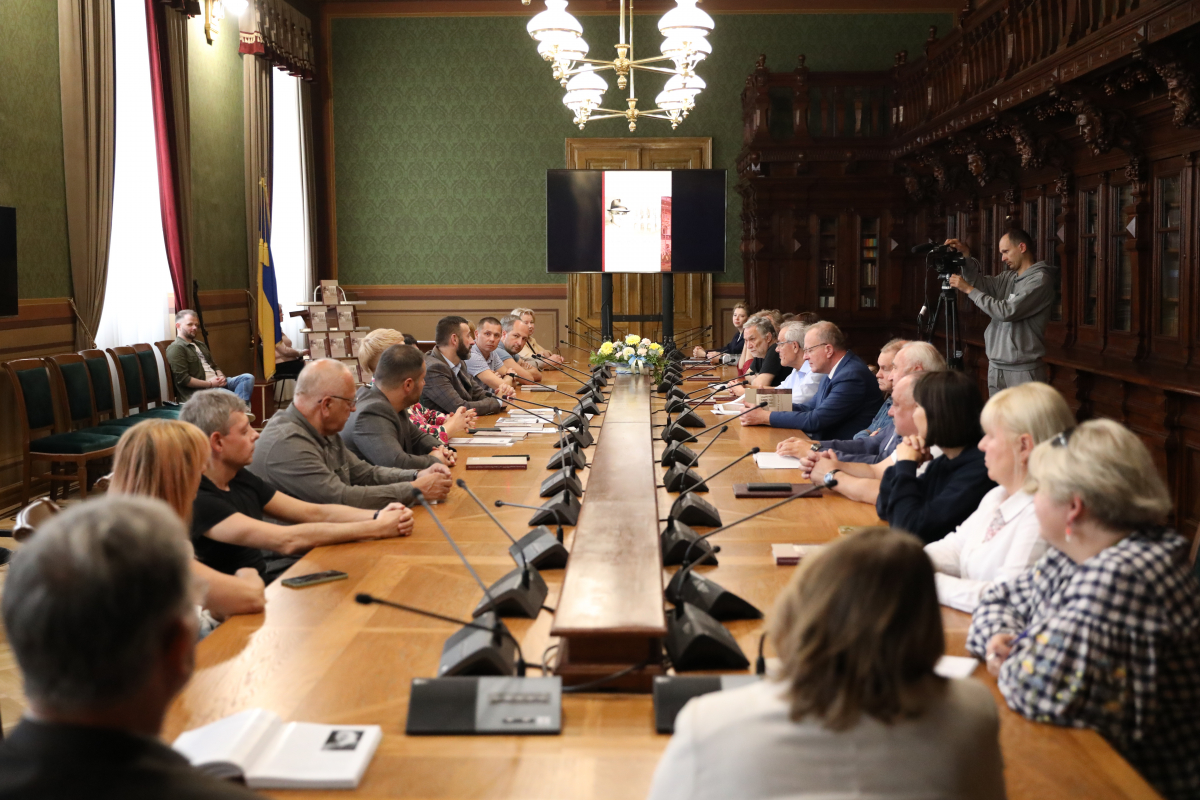 Фото із презентації