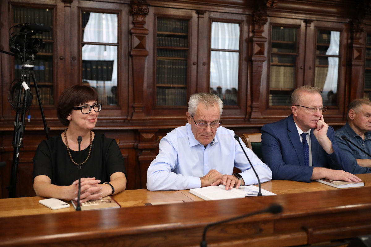 Фото із презентації