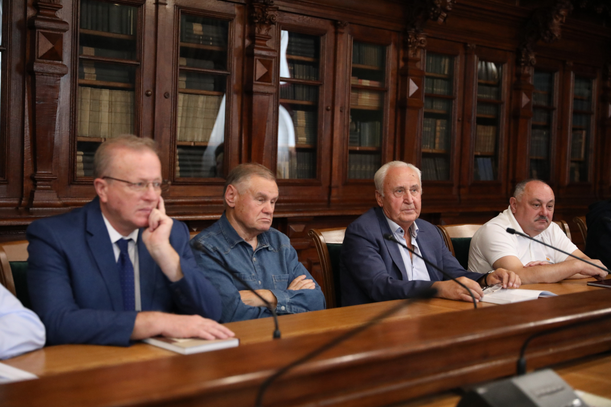 Фото із презентації