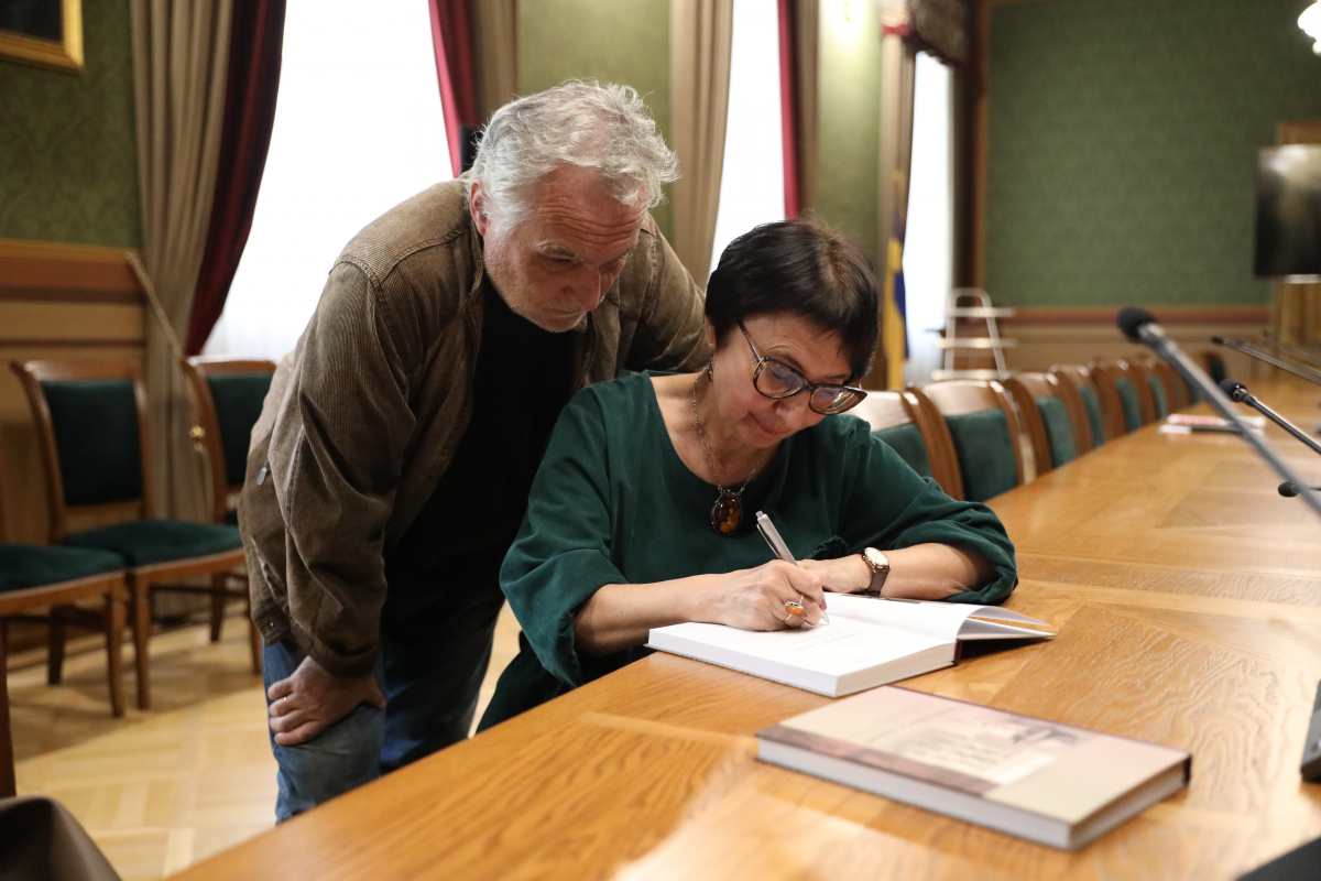 Фото із презентації