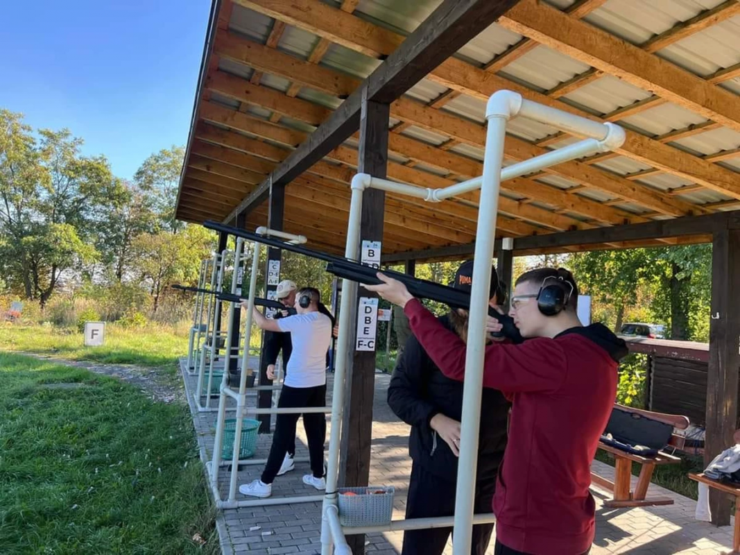 Фото із заходу