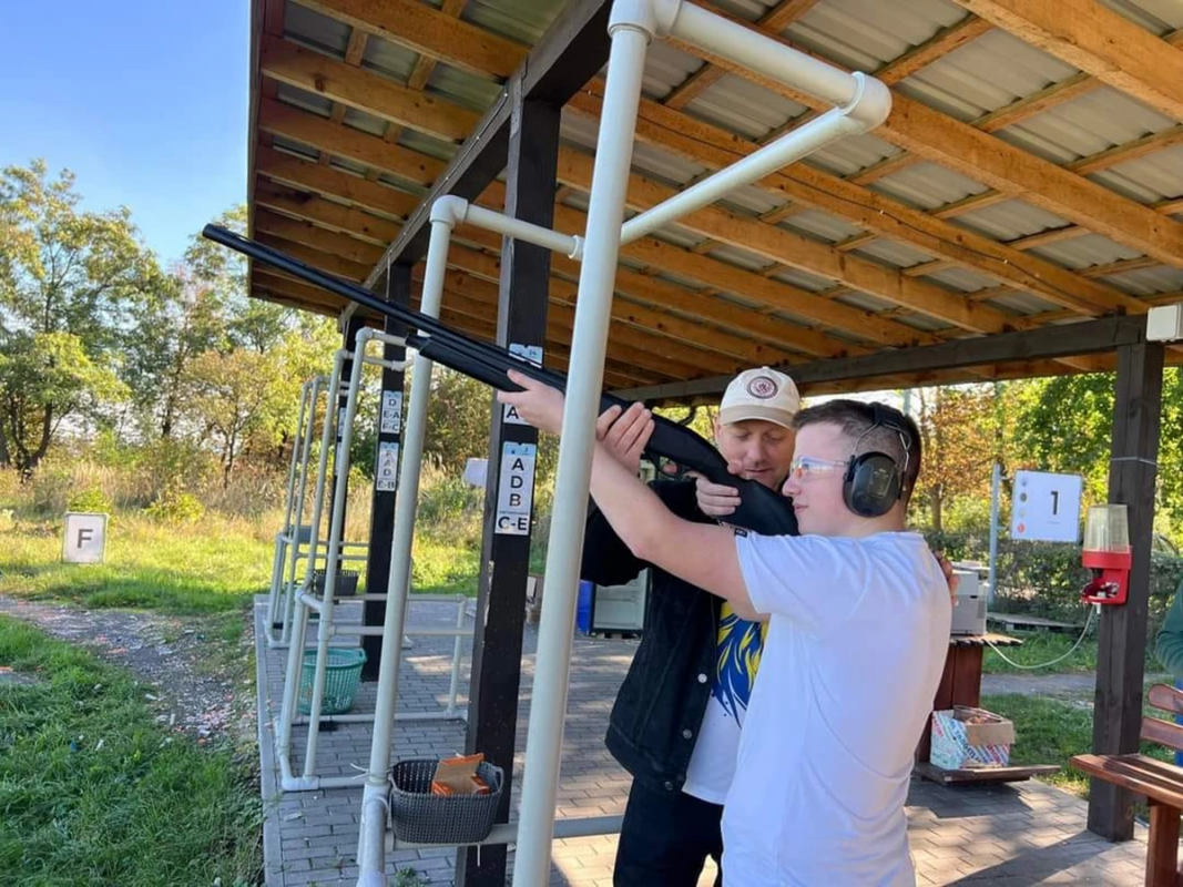 Фото із заходу