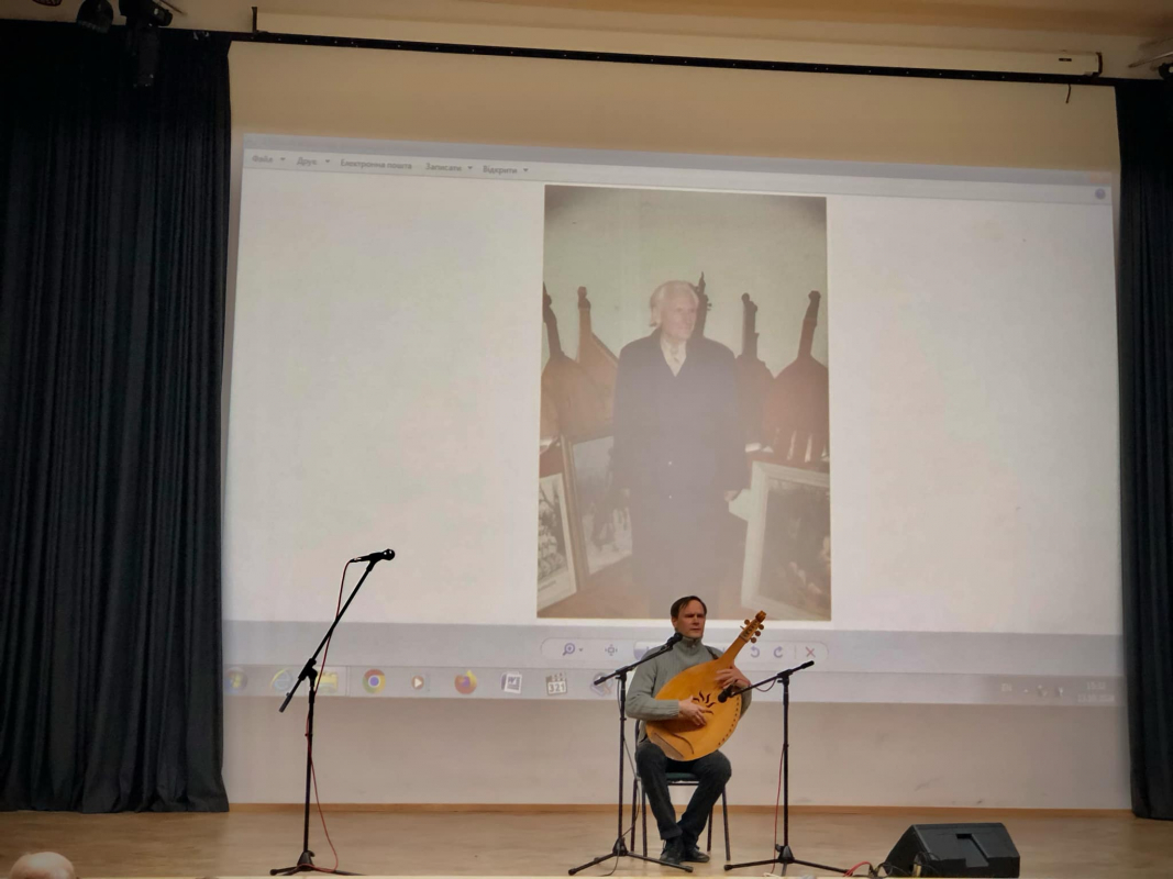 Фото із закриття виставки