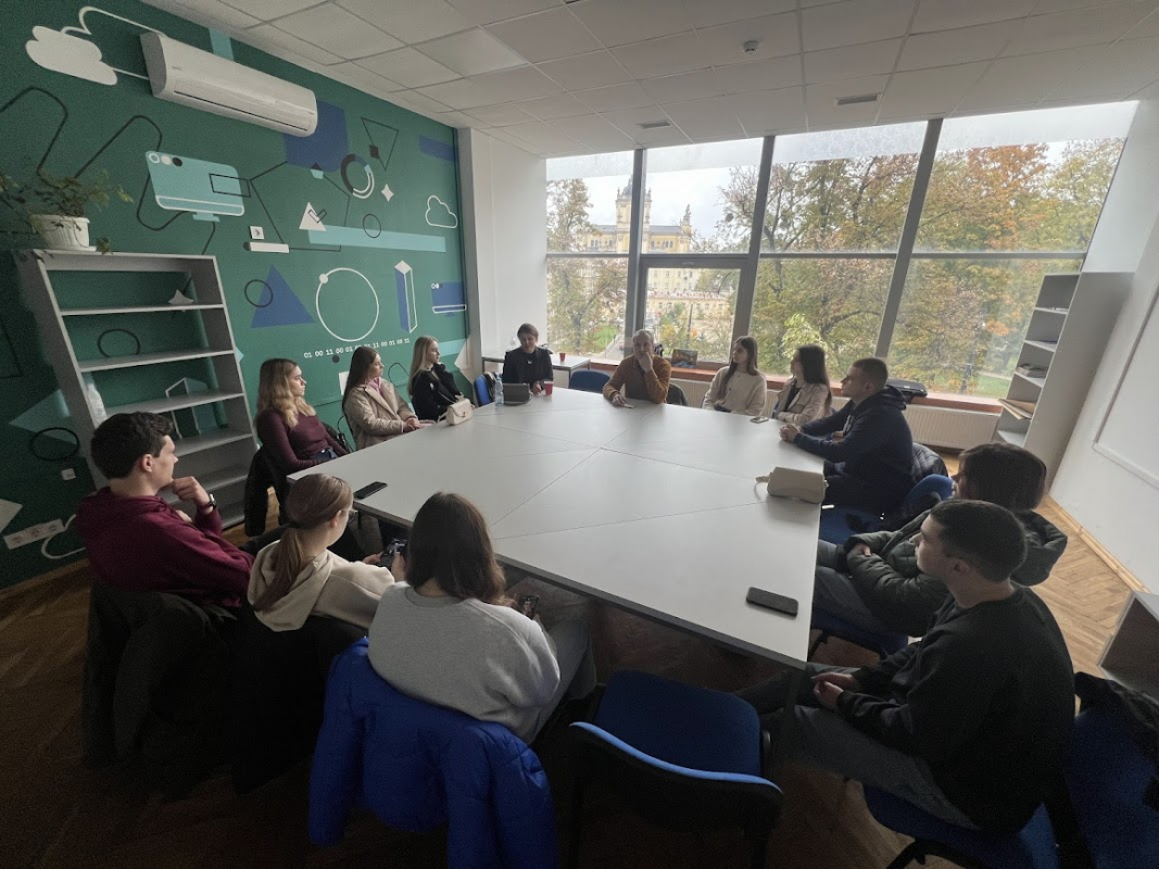 Фото із зустрічі у Львівській політехніці