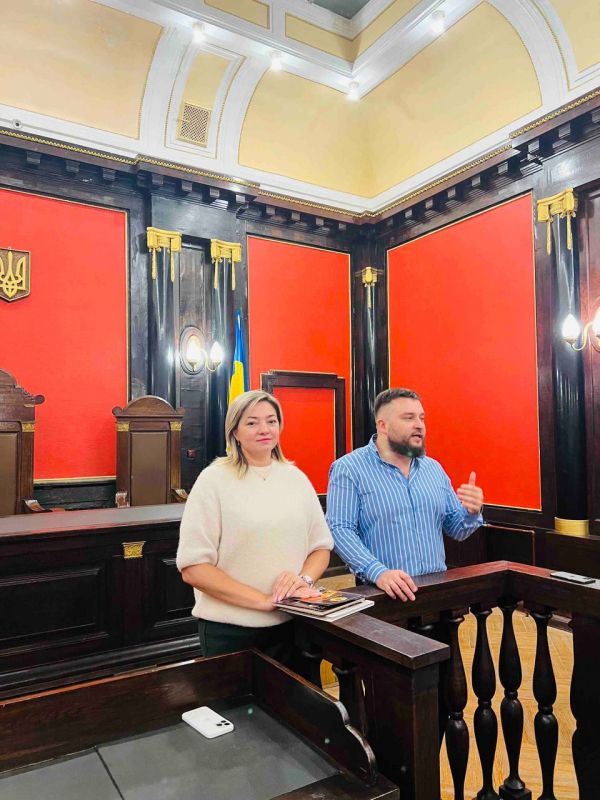 Фото з відвідин суду