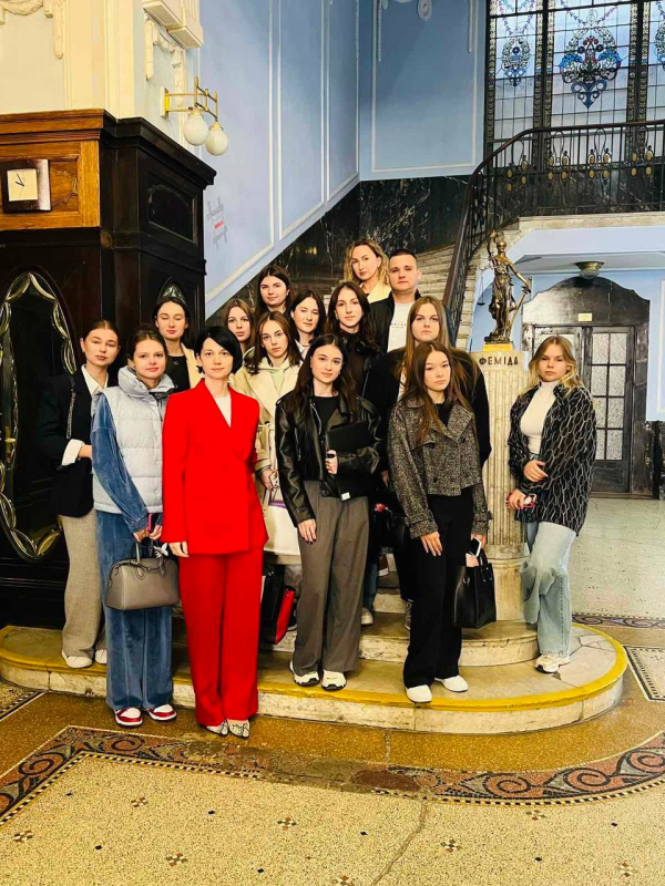 Фото з відвідин суду