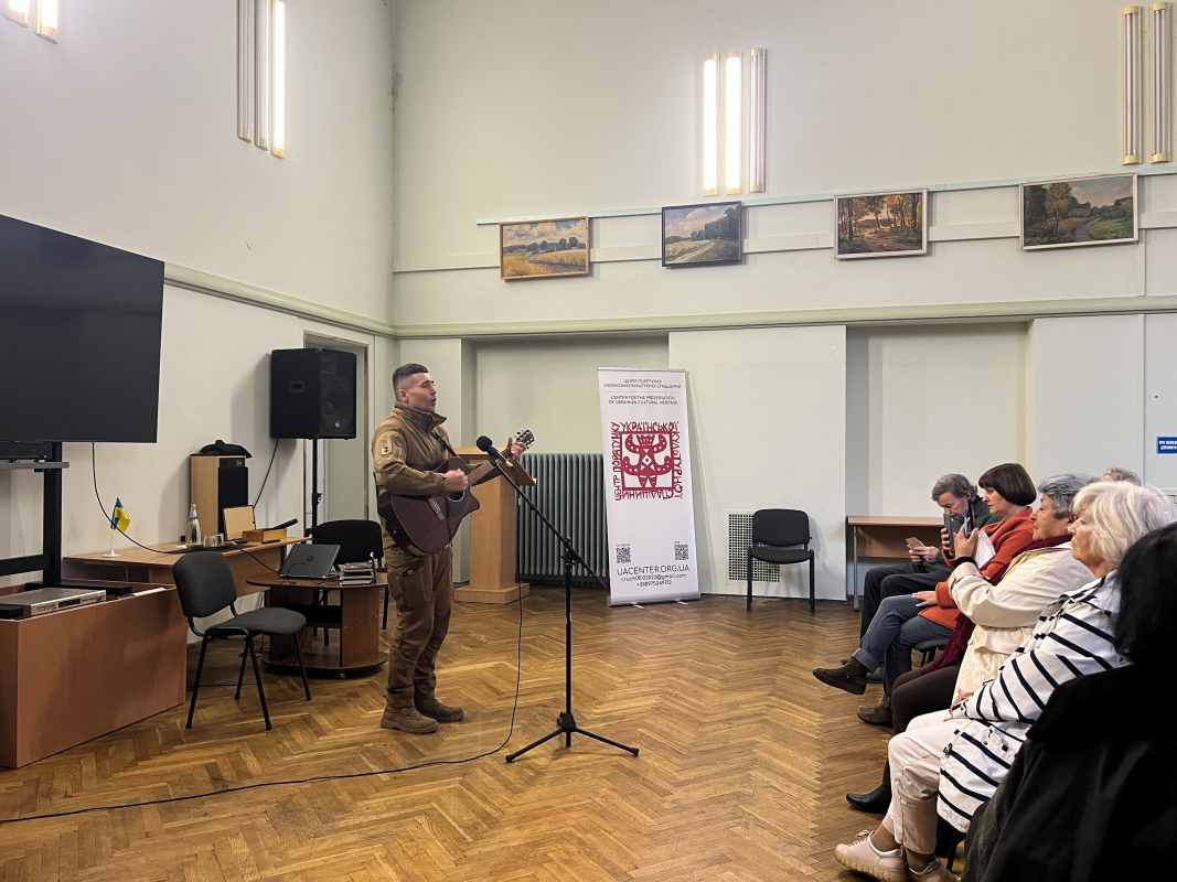 Фото із зустрічі в НТБ