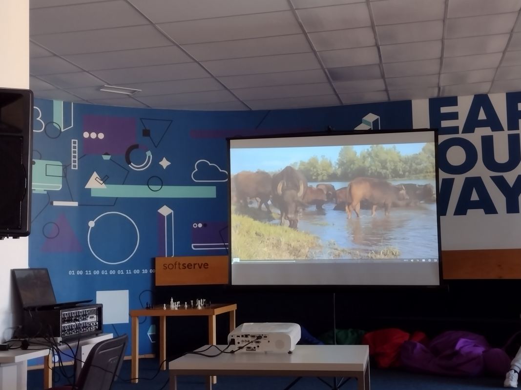 Фото із заходу