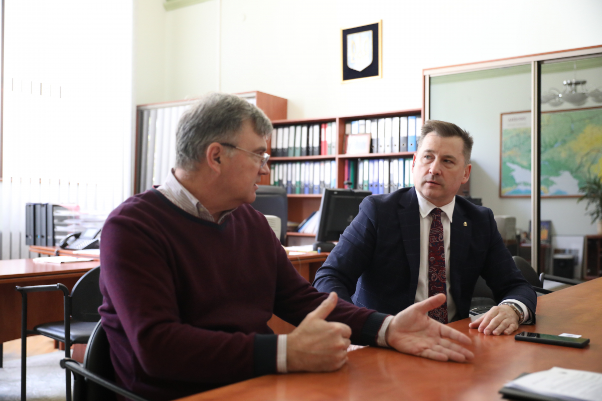 Фото з підписання меморандуму