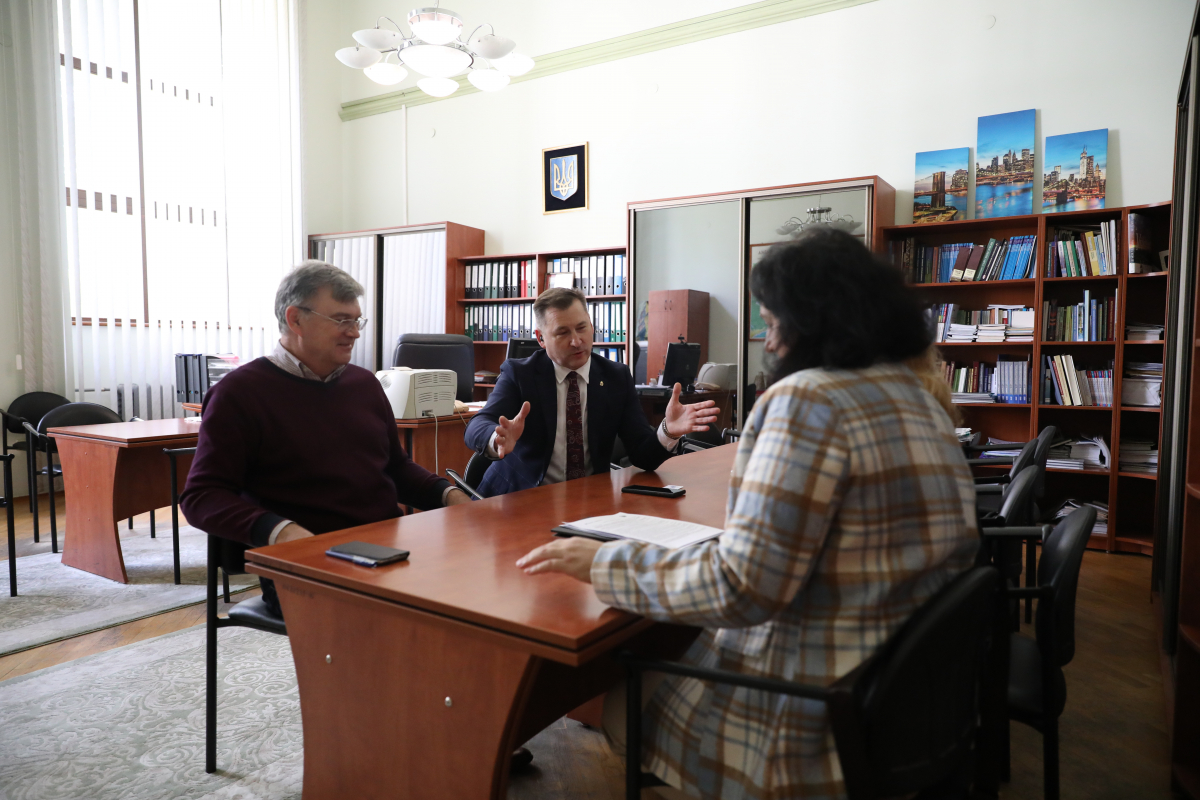 Фото з підписання меморандуму