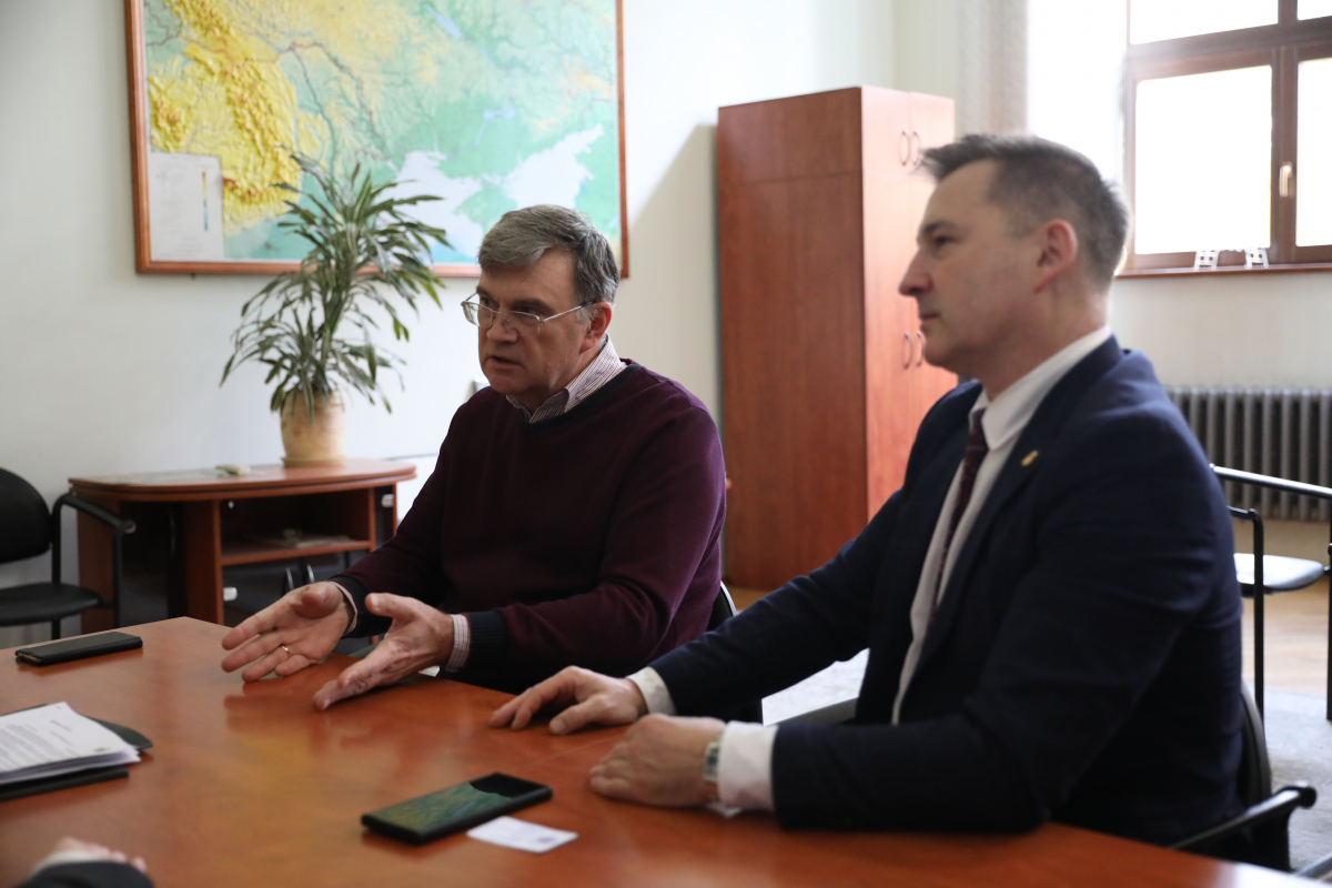 Фото з підписання меморандуму