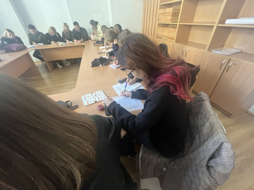 Фото із заходу