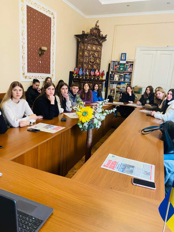 Фото з відвідин центру