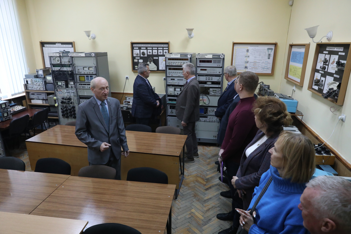 Фото з відкриття лабораторії