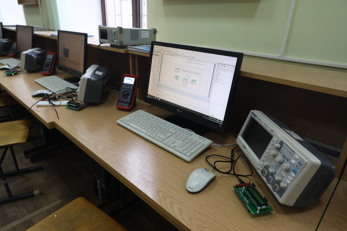 Фото з відкриття лабораторії