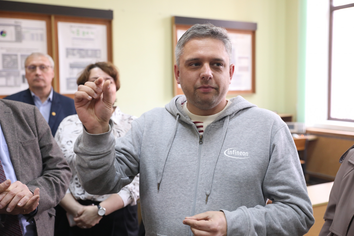 Фото з відкриття лабораторії