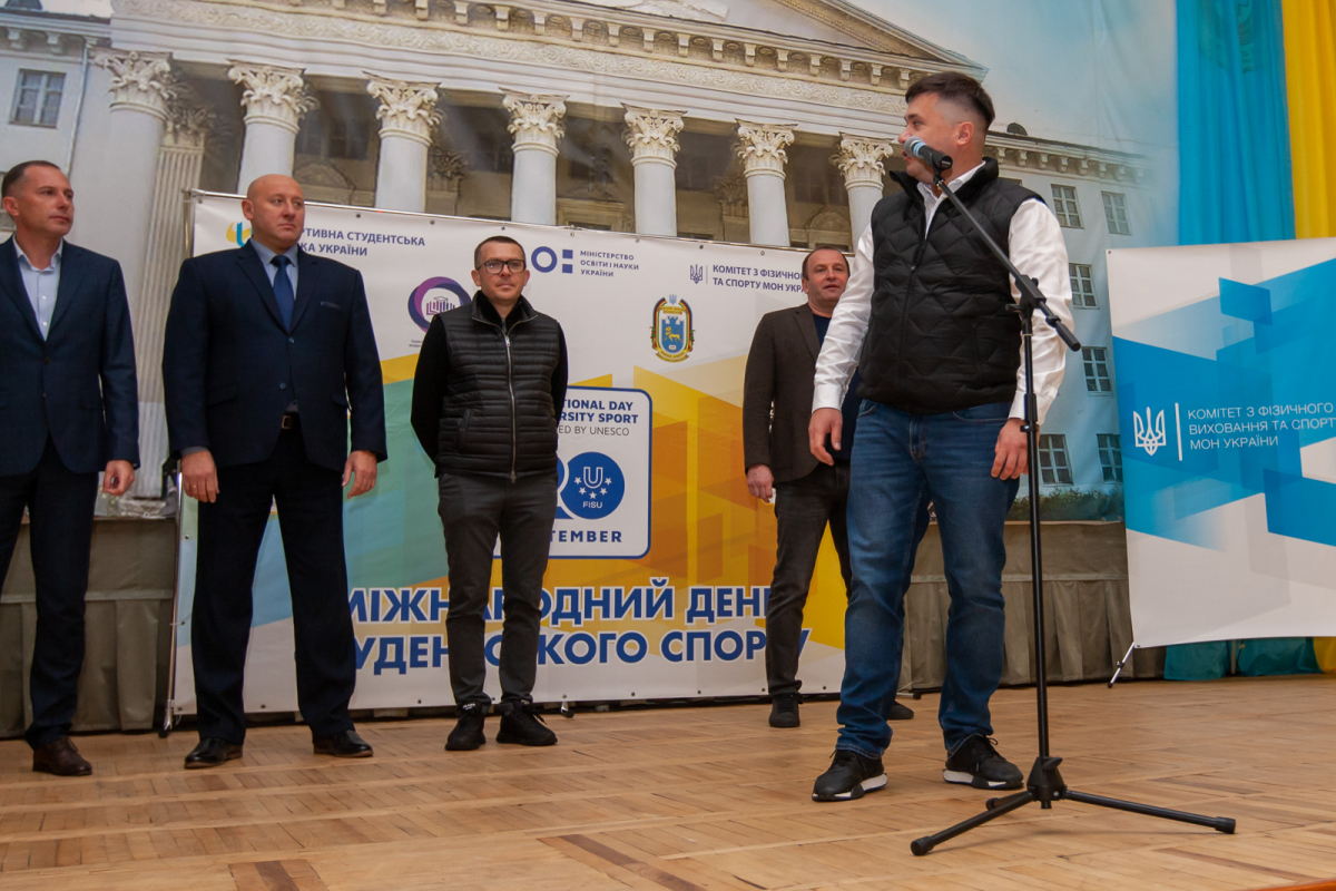 Фото з нагородження переможців