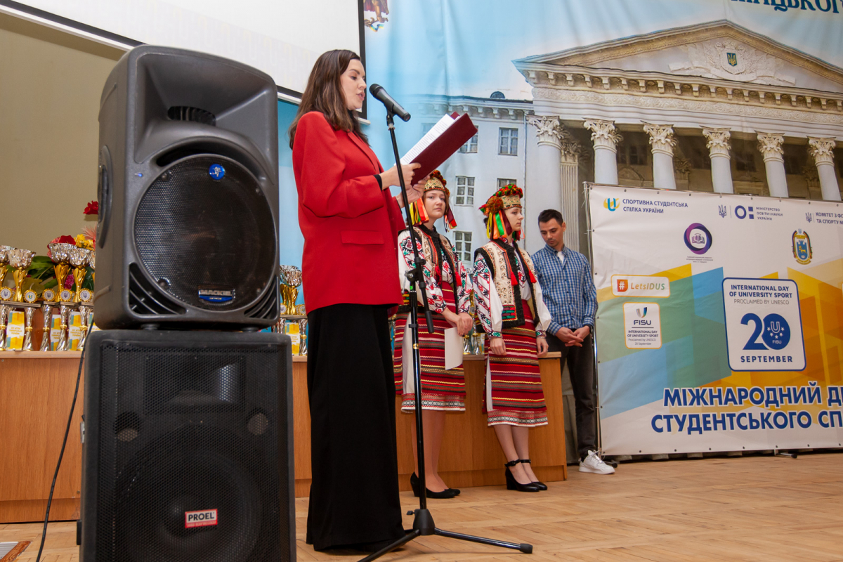 Фото з нагородження переможців