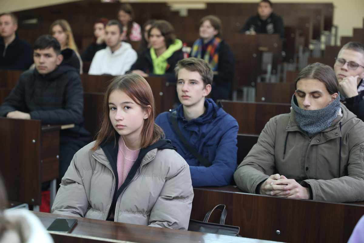 Фото з нагородження переможців конкурсу
