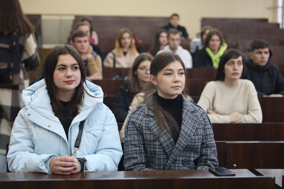 Фото з нагородження переможців конкурсу