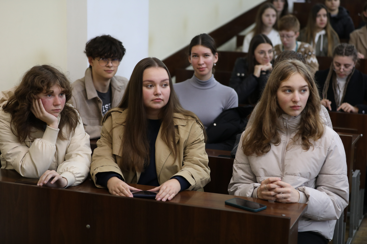 Фото з нагородження переможців конкурсу