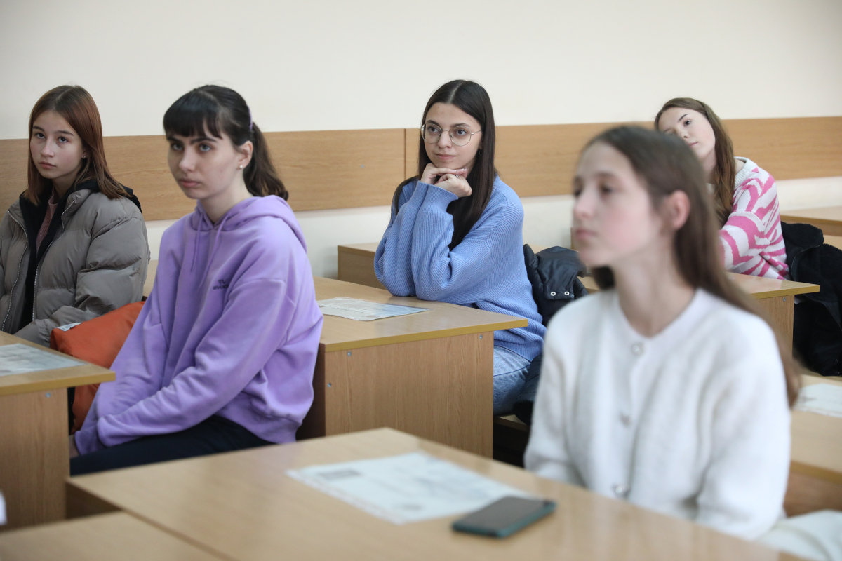 Фото з нагородження переможців конкурсу