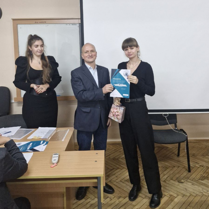 Фото з нагородження переможців