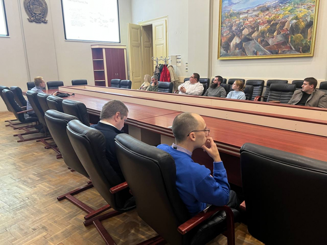 Фото із круглого столу