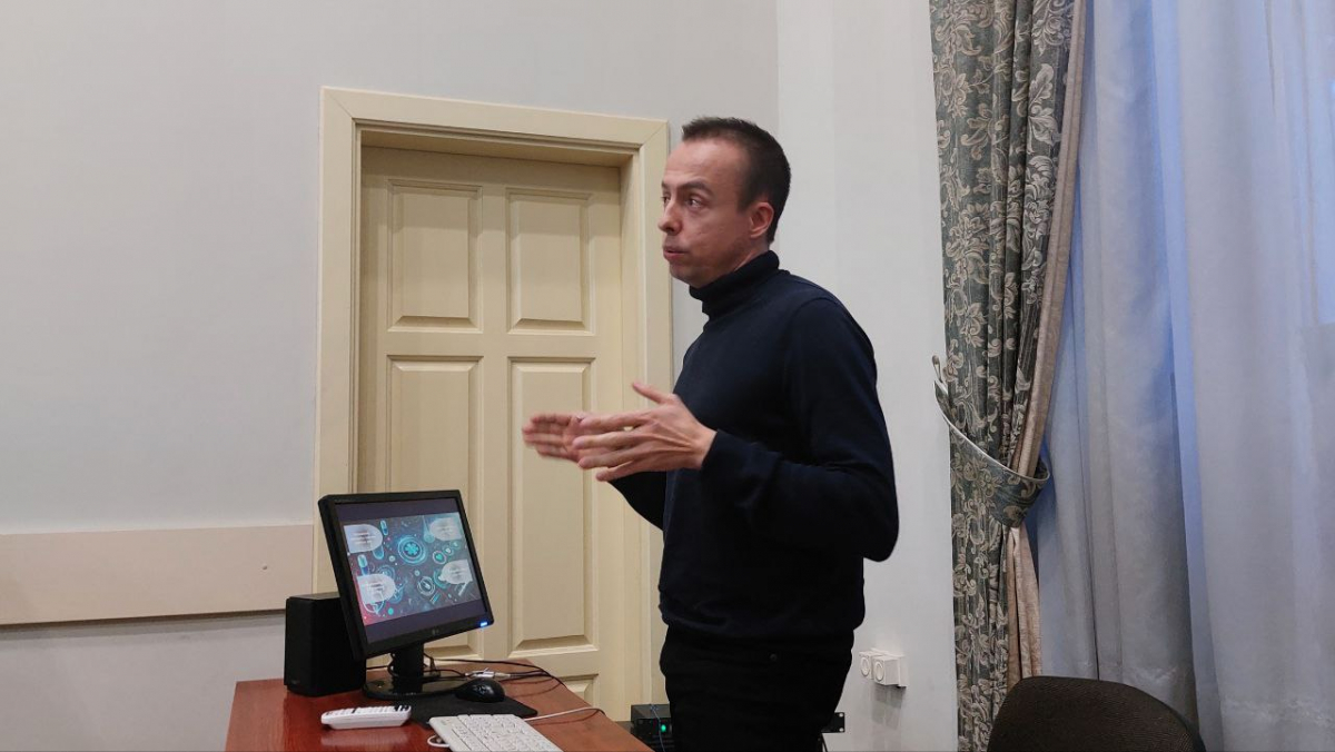 Фото із круглого столу