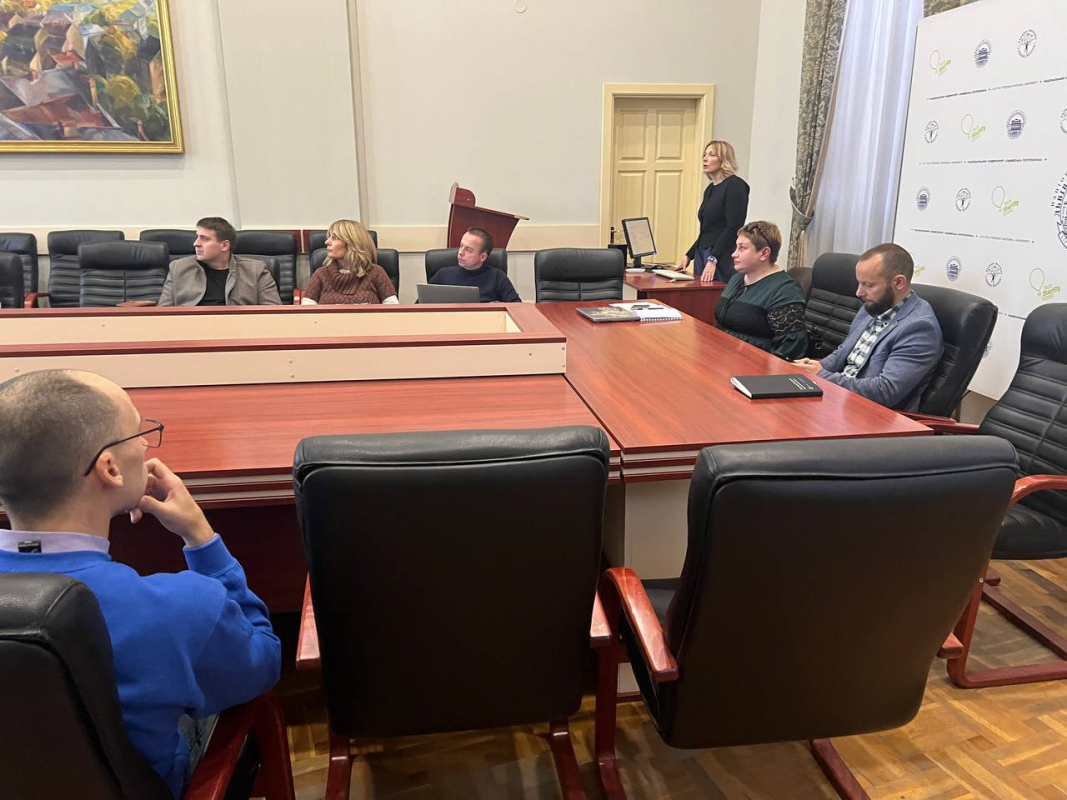 Фото із круглого столу