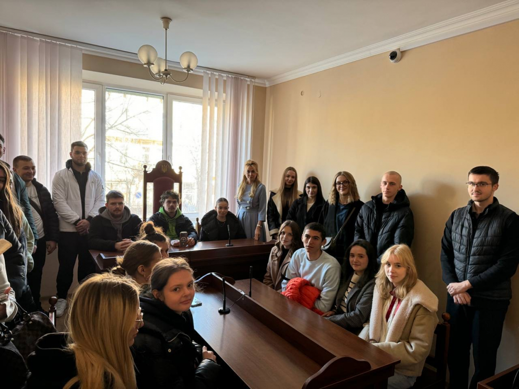 Фото з відвідин суду