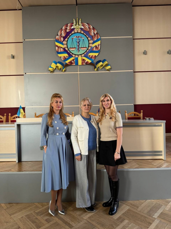 Фото з відвідин суду