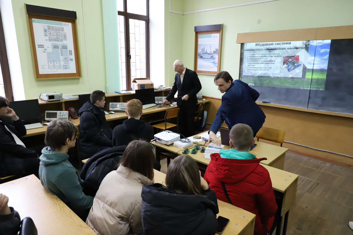 Фото із зустрічі у Львівській політехніці