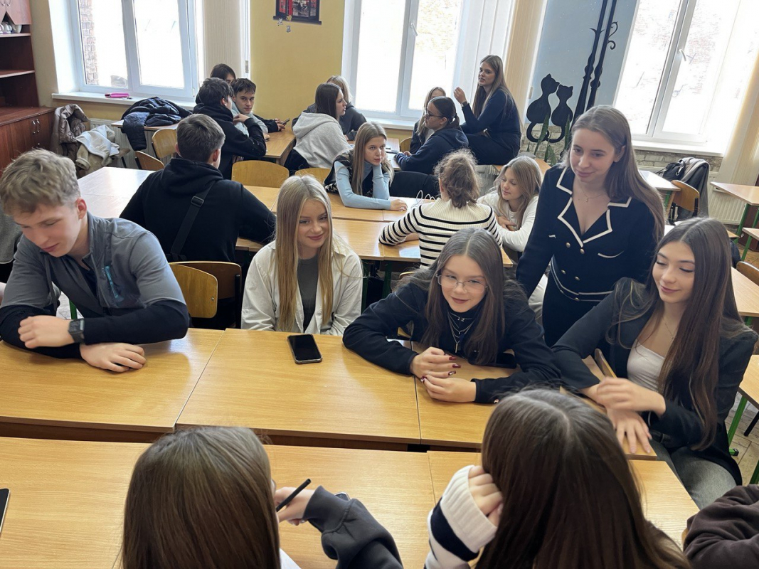 Фото із заходу