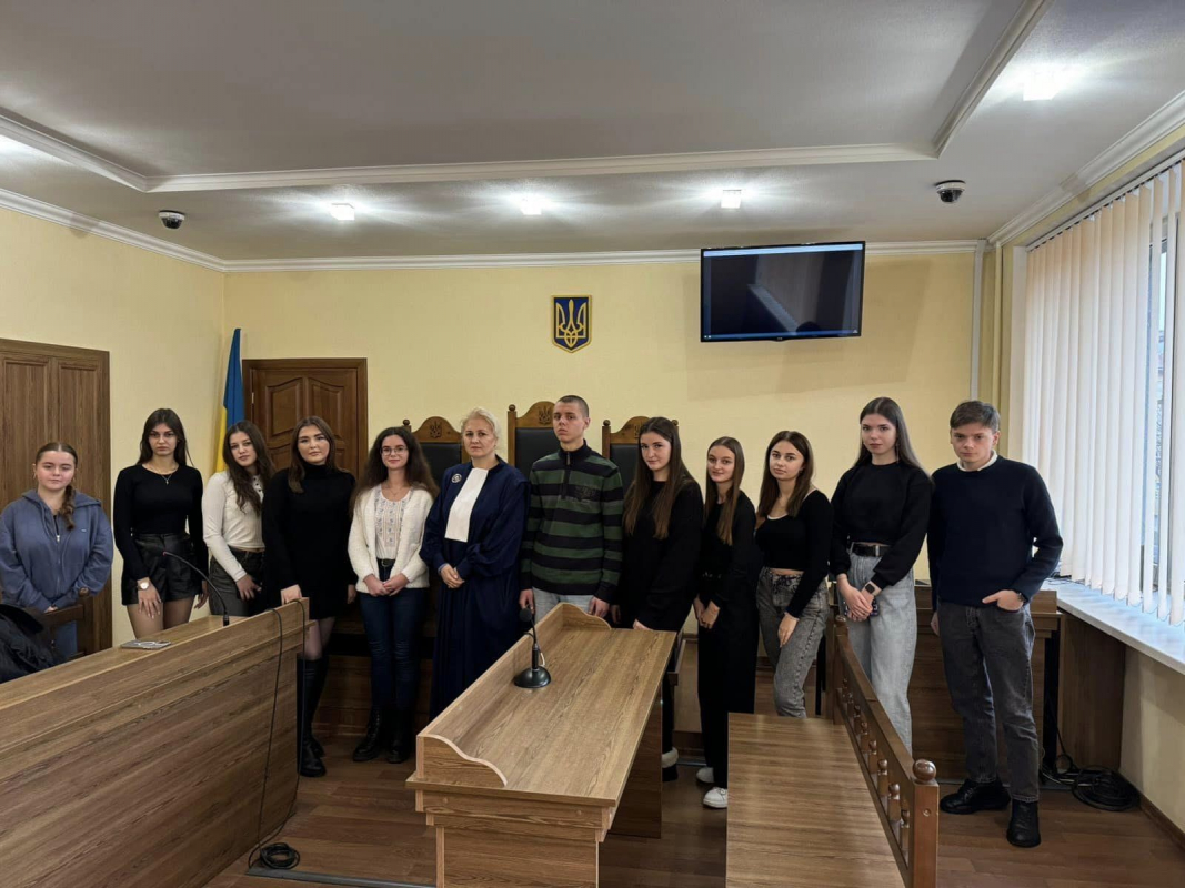 Фото з відвідин суду
