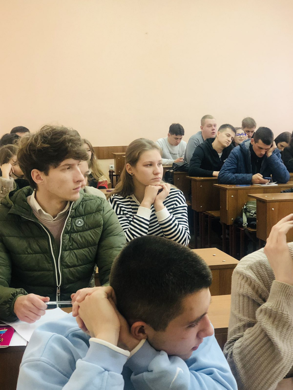 Фото із заходу