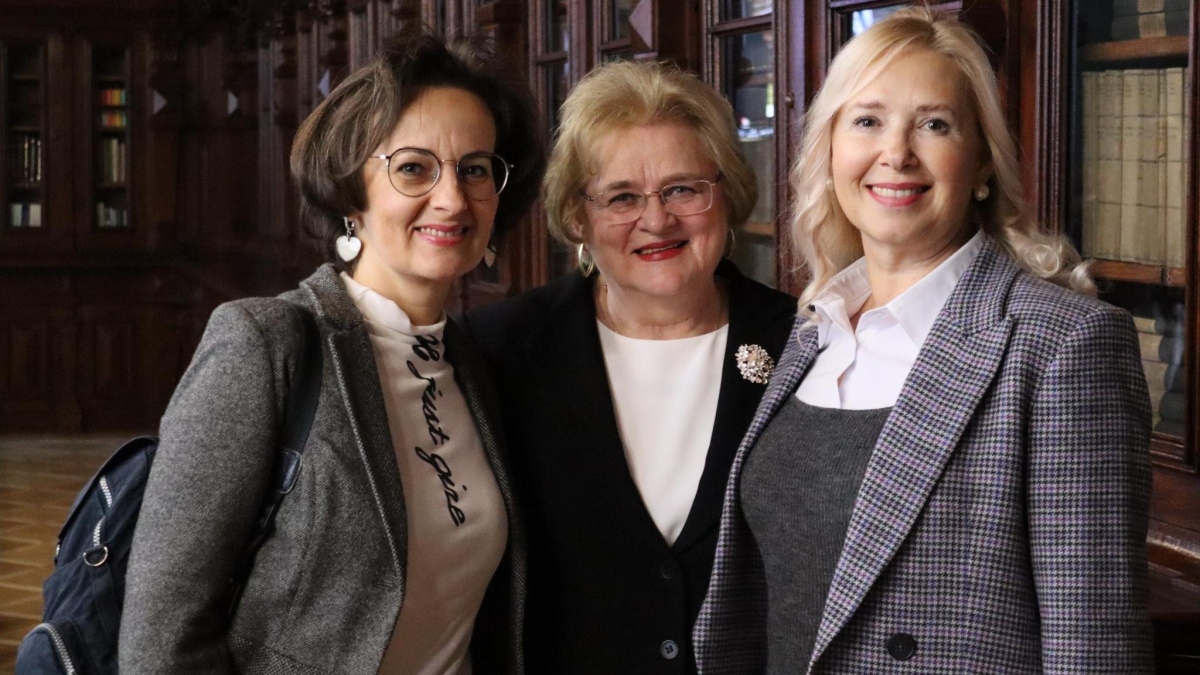 Фото із симпозіуму