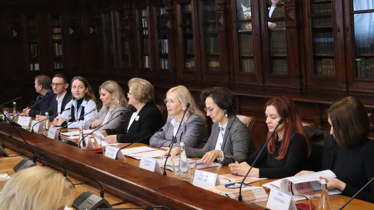 Фото із симпозіуму