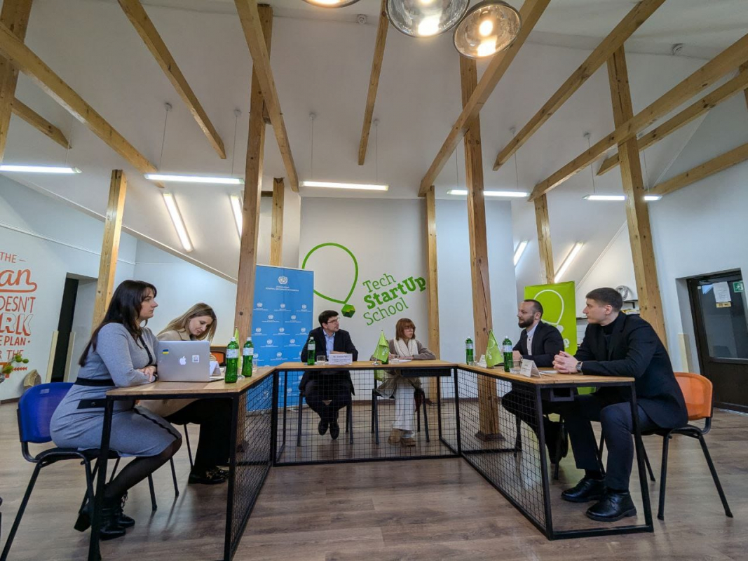 Фото із заходу в Tech StartUp School