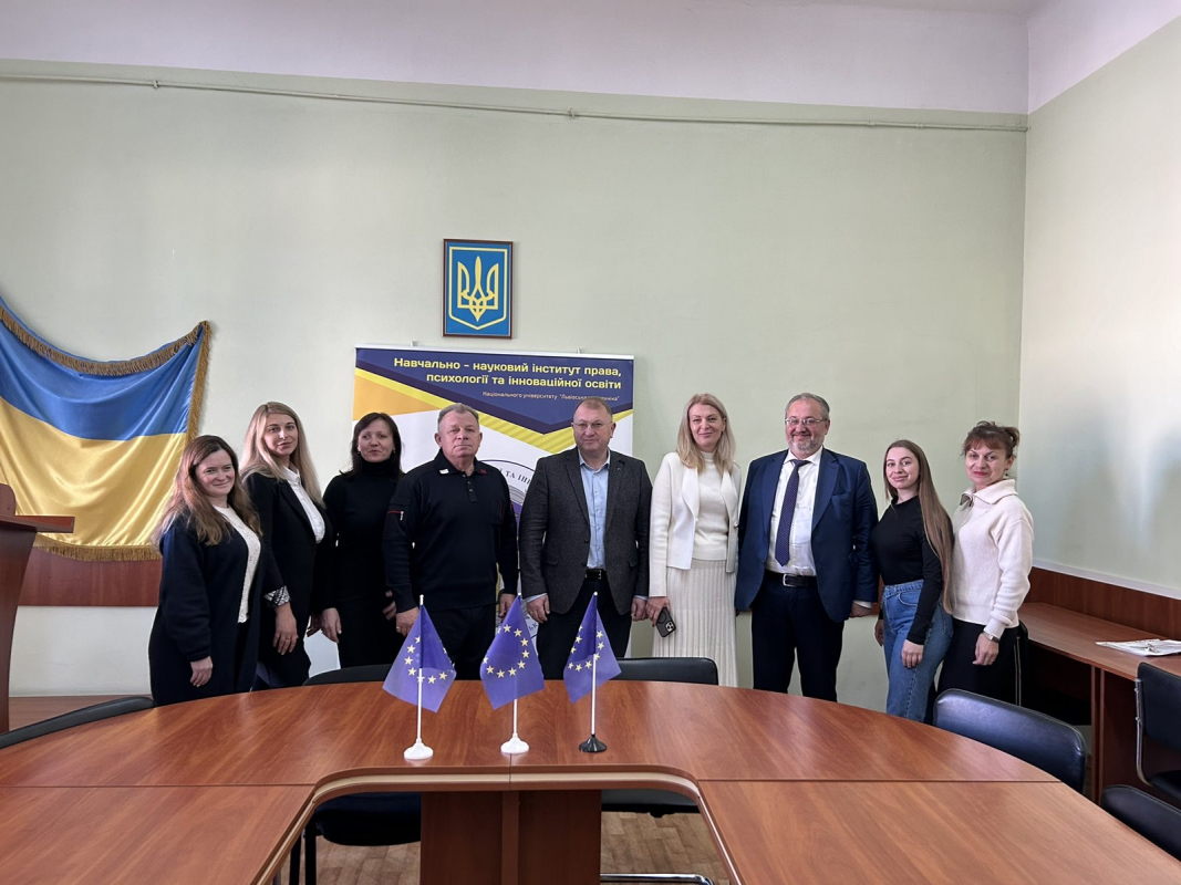 Фото із круглого столу